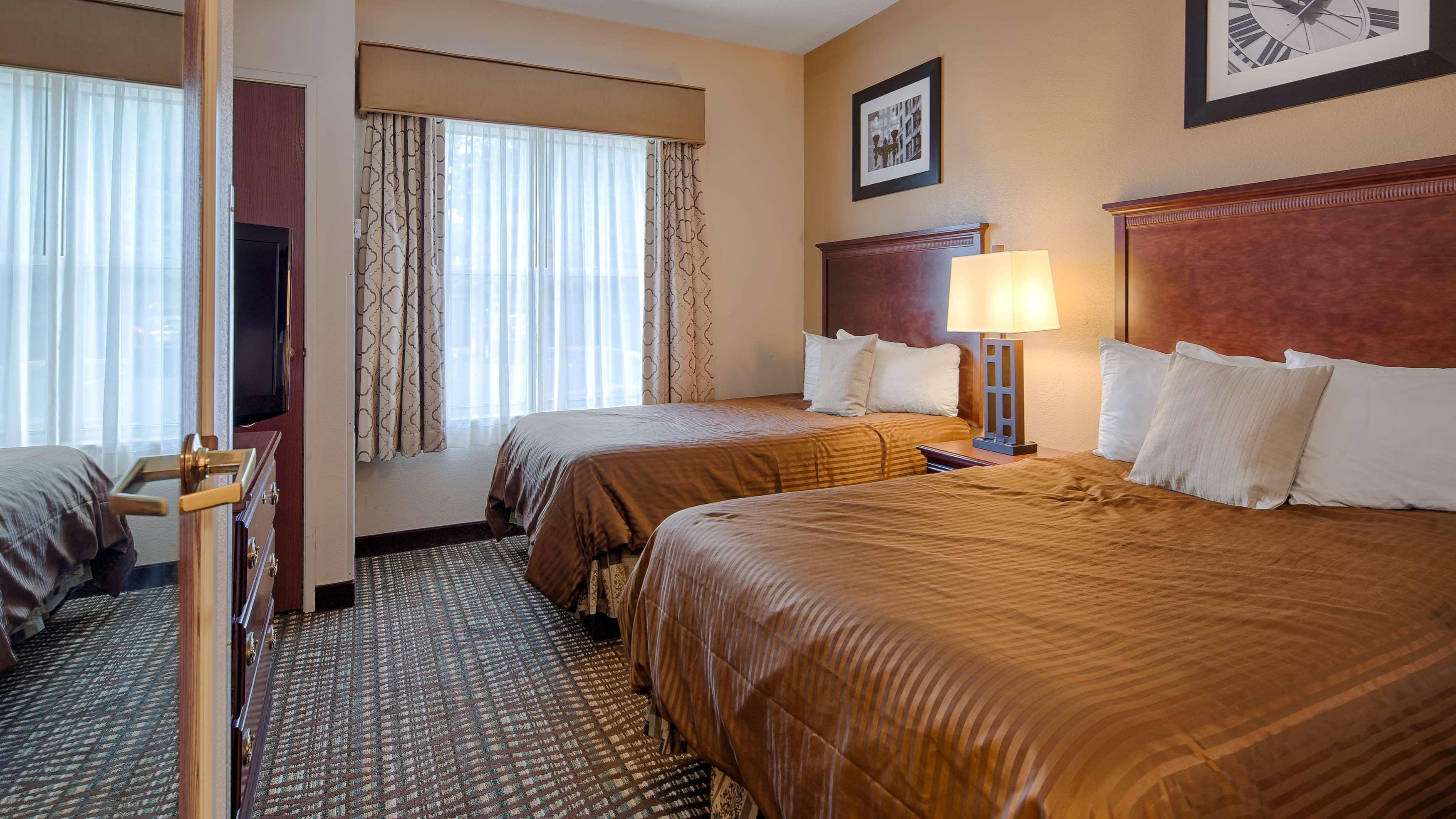 Quality Suites Indianapolis Exterior photo