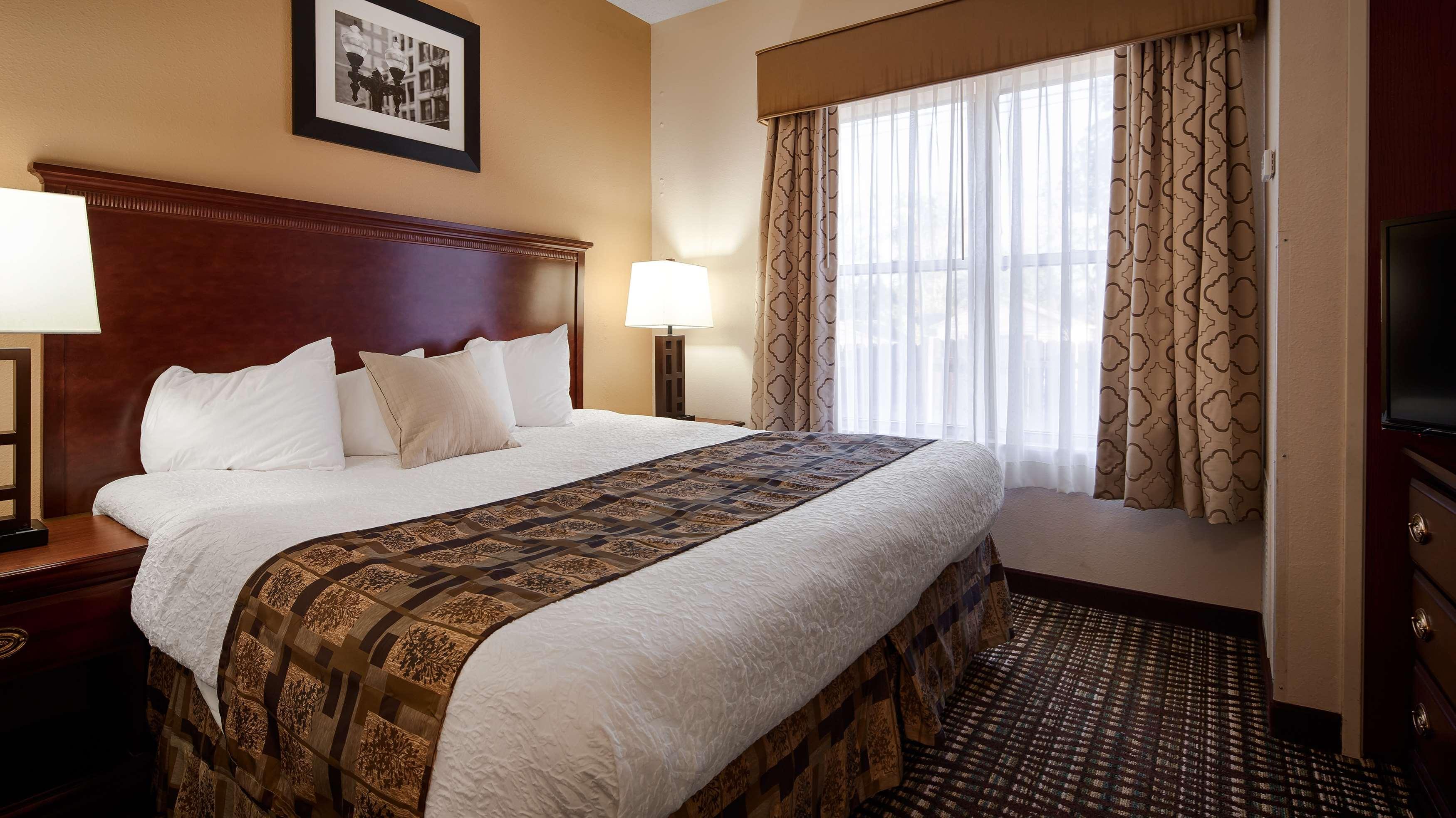 Quality Suites Indianapolis Exterior photo