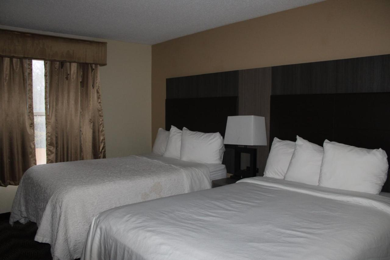 Quality Suites Indianapolis Exterior photo