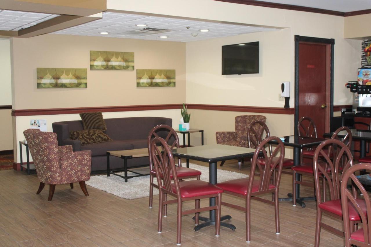 Quality Suites Indianapolis Exterior photo