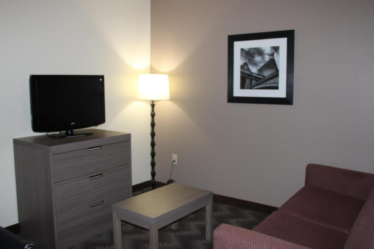 Quality Suites Indianapolis Exterior photo