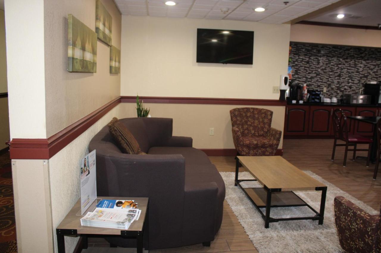 Quality Suites Indianapolis Exterior photo