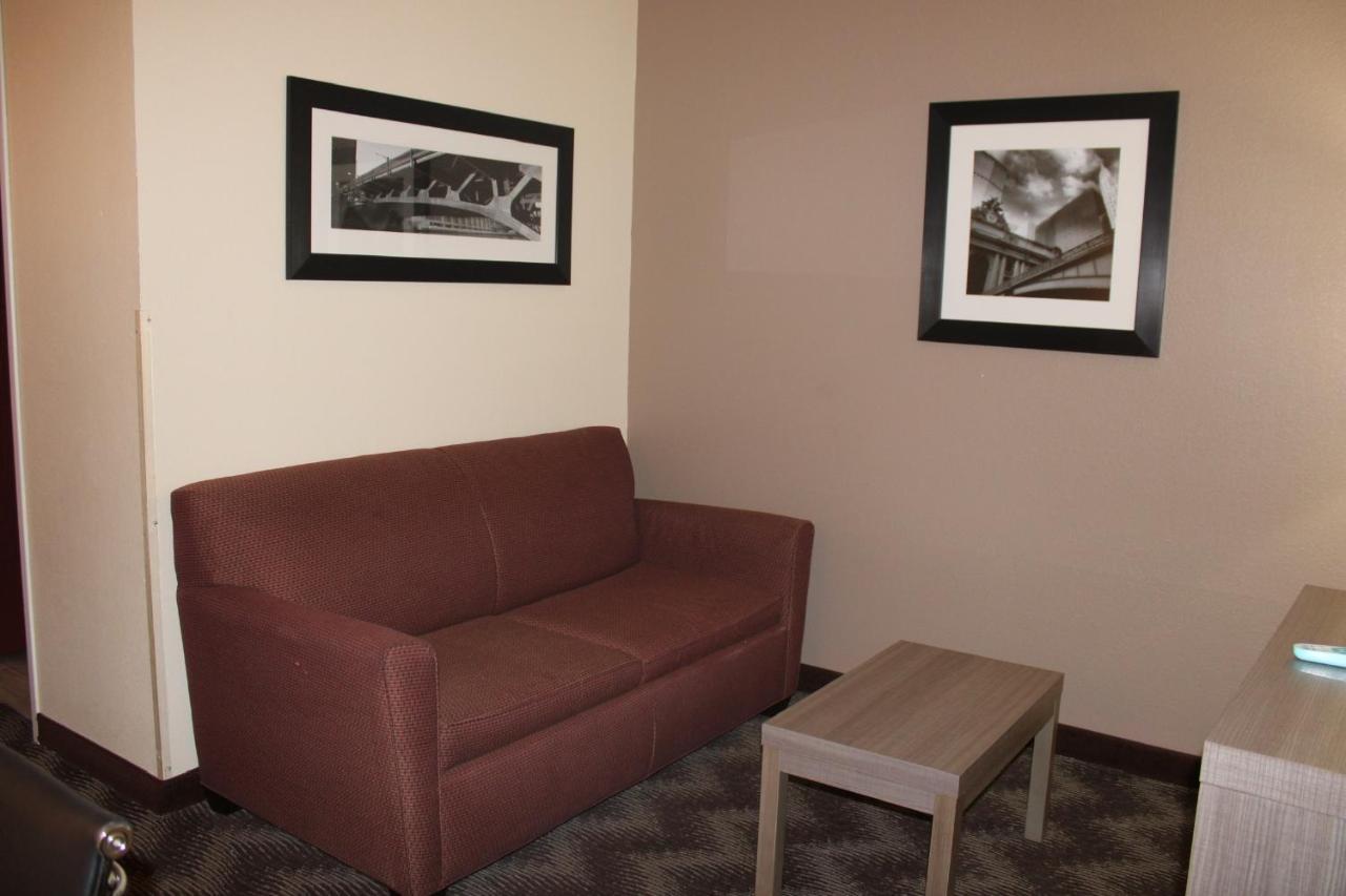 Quality Suites Indianapolis Exterior photo